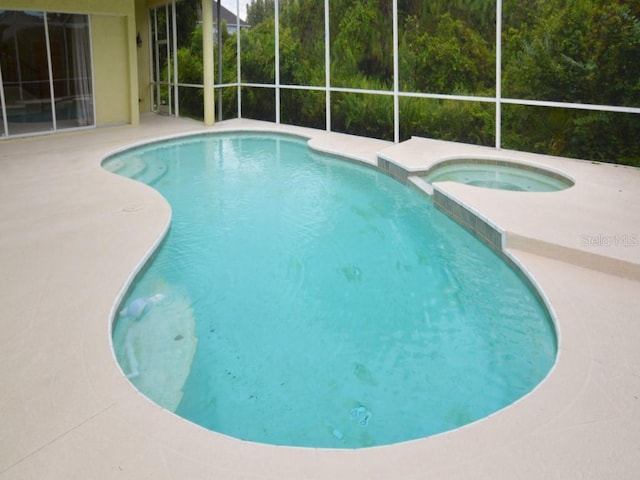 view of swimming pool