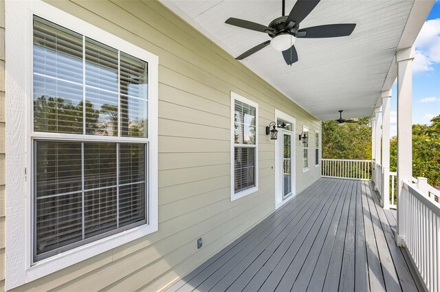 deck with ceiling fan