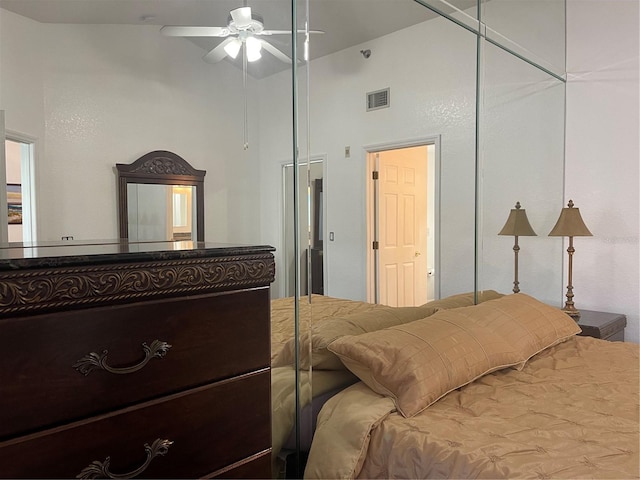 bedroom with ceiling fan