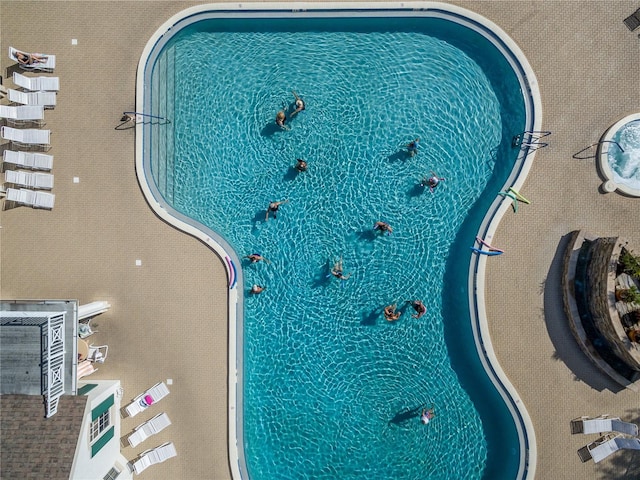 view of swimming pool