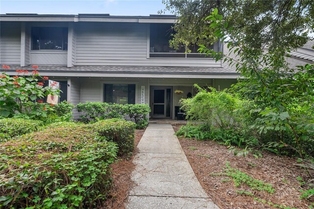 view of front facade featuring covered porch