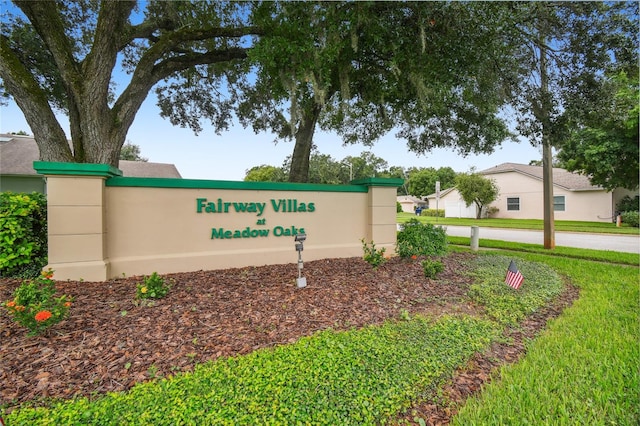 view of community / neighborhood sign