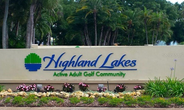 view of community / neighborhood sign