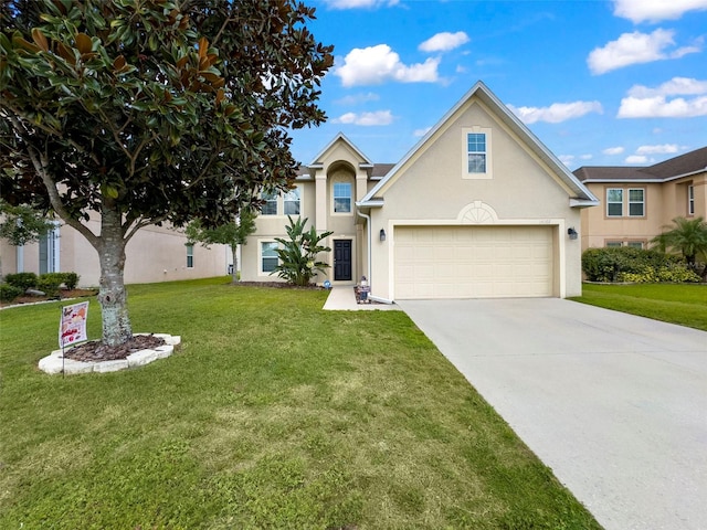 view of front facade featuring a front lawn