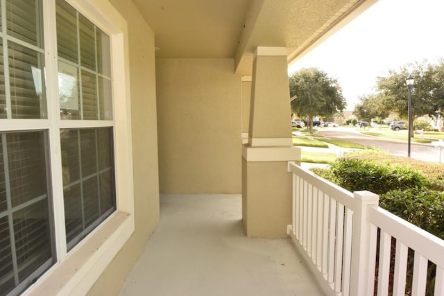 balcony featuring covered porch