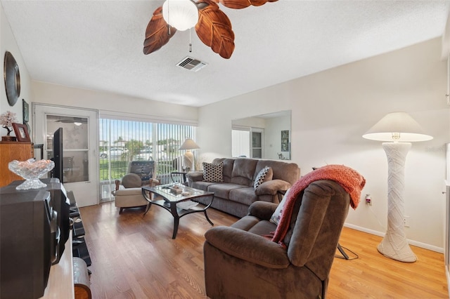 Listing photo 3 for 4345 Tahitian Gardens Cir Unit C, Holiday FL 34691