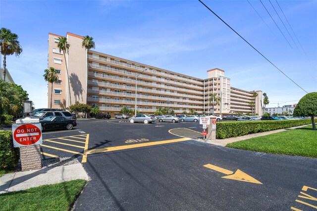 1847 Shore Dr S Unit 614, South Pasadena, FL 33707 - view of building exterior with uncovered parking