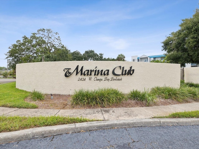 view of community / neighborhood sign