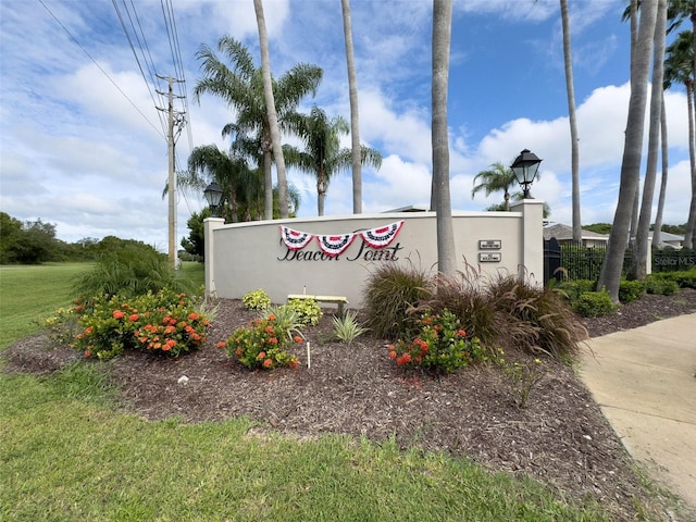 view of community / neighborhood sign