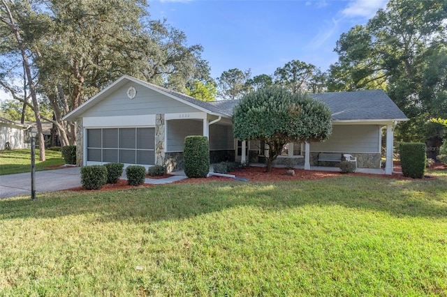 ranch-style house featuring a front lawn