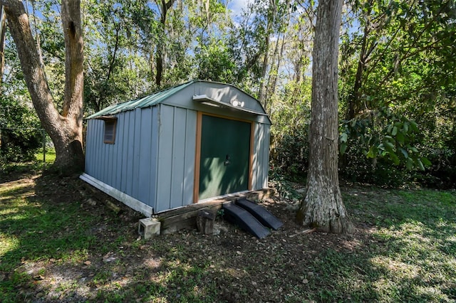 view of outbuilding