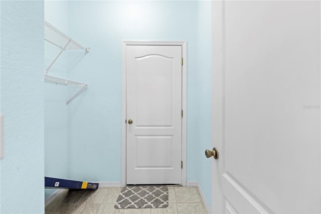 washroom featuring light tile patterned floors