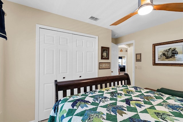 bedroom featuring a closet and ceiling fan