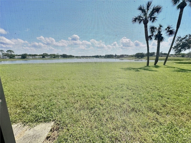 view of yard featuring a water view