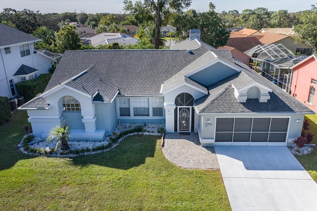 view of front of home featuring a front lawn