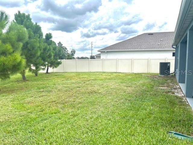 13447 Newport Shores Dr, Hudson, FL 34669 - view of yard
