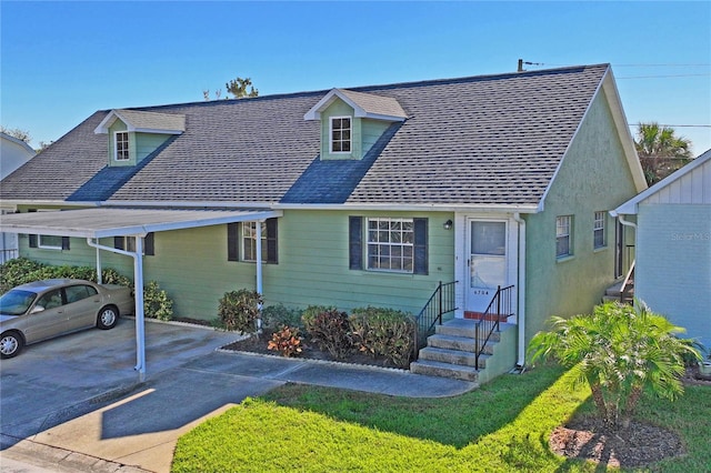 view of front of house featuring a front lawn