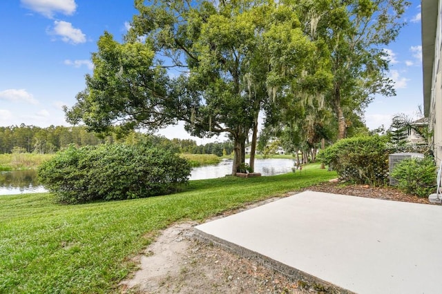 view of yard with a water view