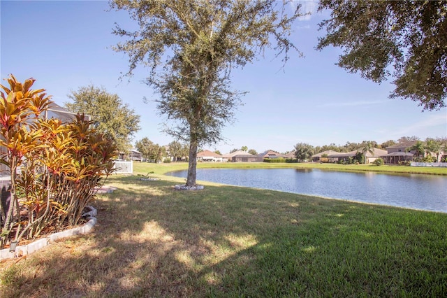 view of yard featuring a water view