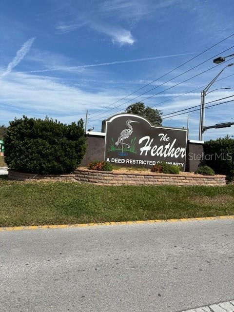 view of community / neighborhood sign