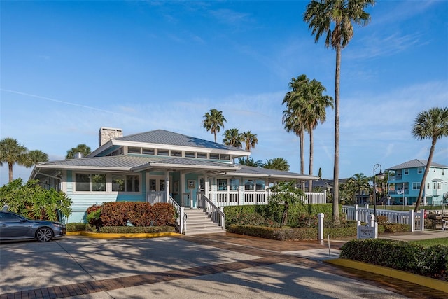 view of front of home with covered porch