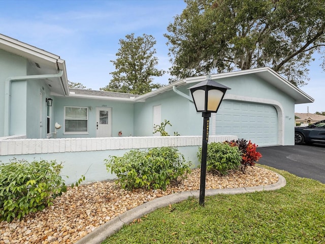 view of front facade with a garage