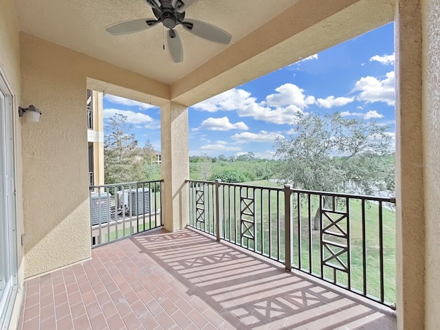 balcony featuring ceiling fan