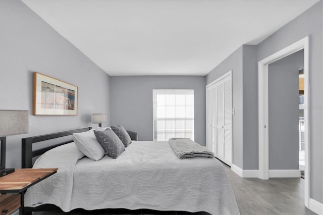 bedroom featuring a closet