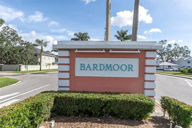 view of community / neighborhood sign