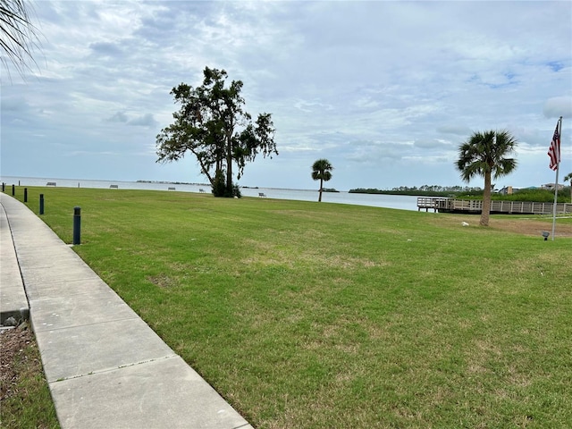 view of yard featuring a water view