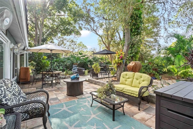 view of patio featuring outdoor lounge area