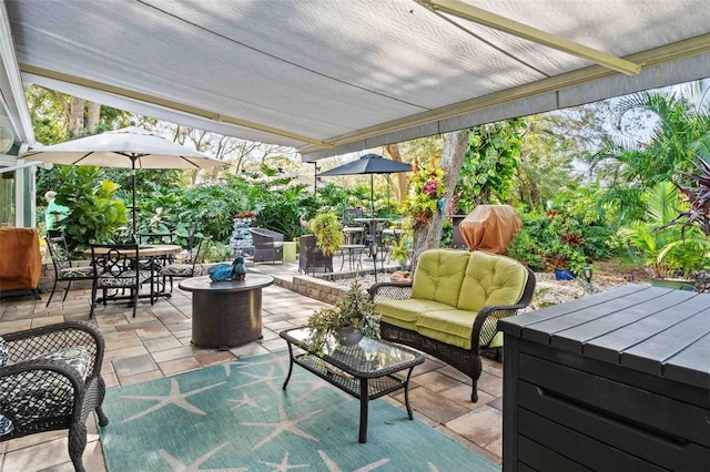 view of patio / terrace featuring an outdoor living space