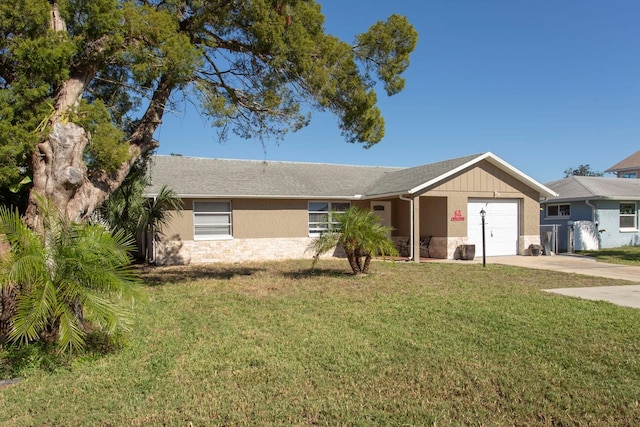 single story home with a front yard