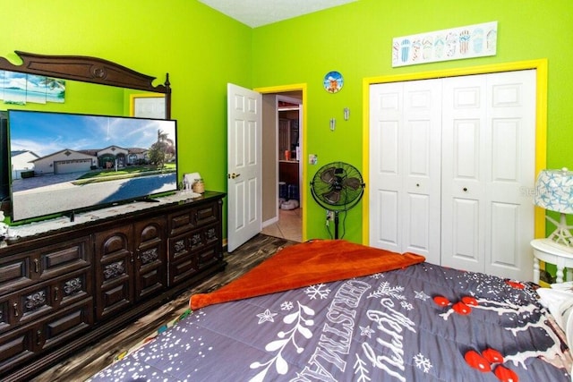 bedroom with a closet