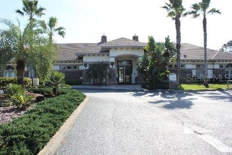 view of mediterranean / spanish-style house