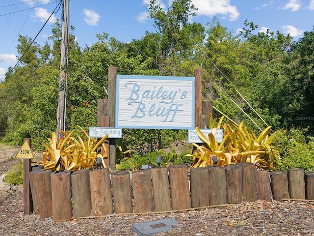 view of community / neighborhood sign