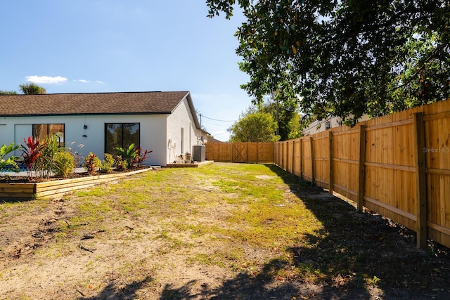 view of yard featuring cooling unit