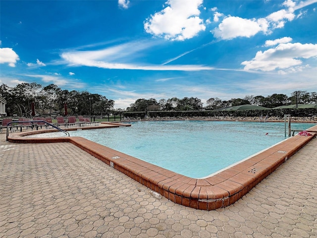 view of swimming pool