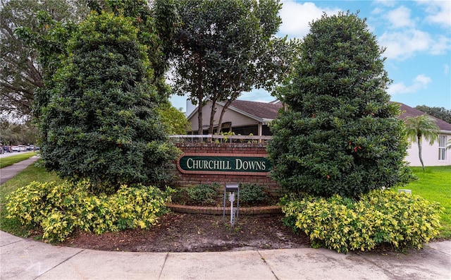 view of community / neighborhood sign