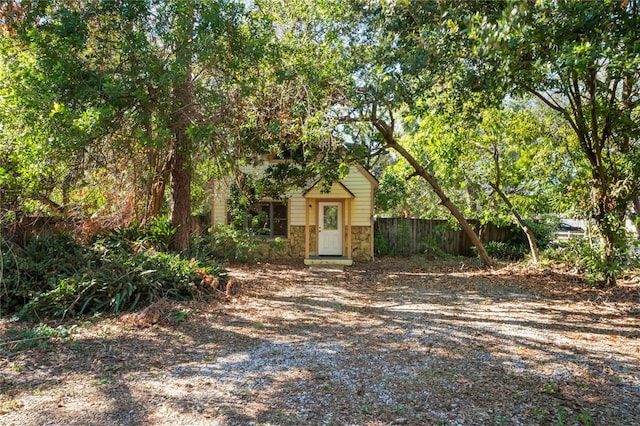 view of front of property