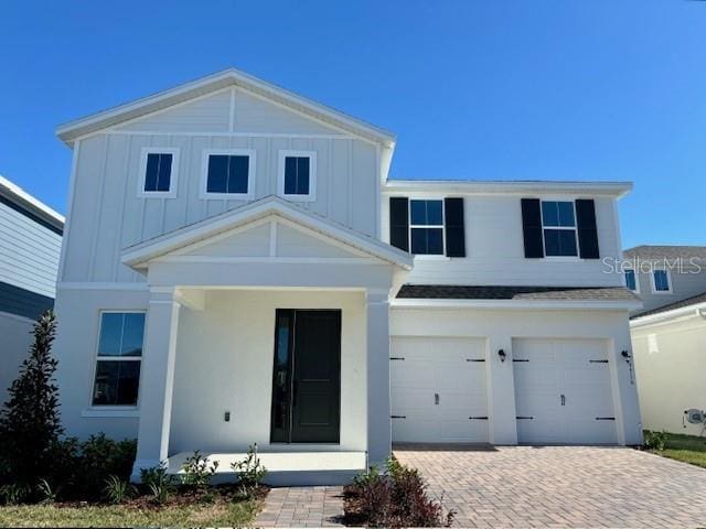 view of front of home featuring a garage