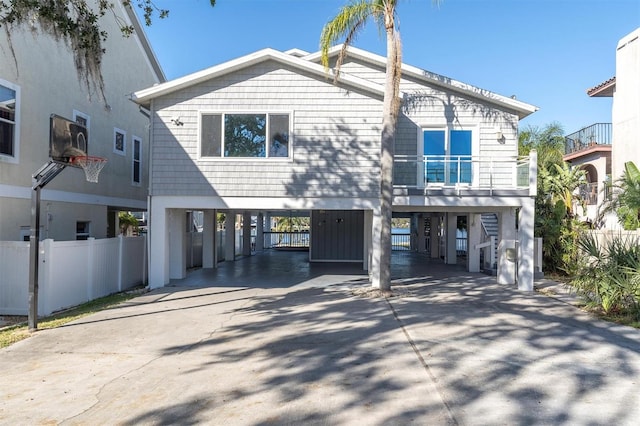 view of front facade featuring a carport