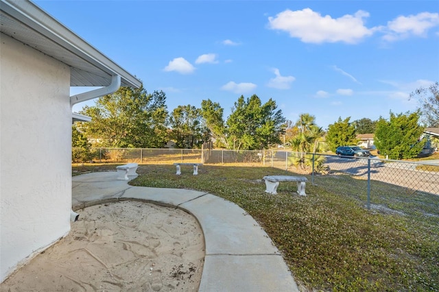 view of yard featuring a patio area