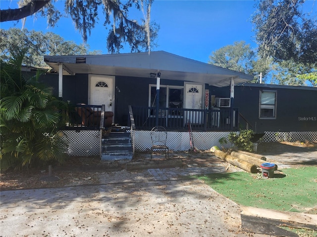 view of front of property featuring a porch