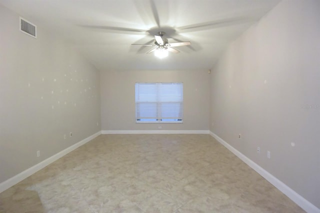 empty room with ceiling fan