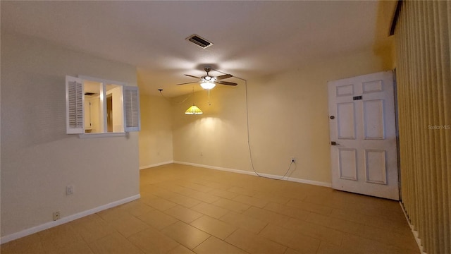 empty room with ceiling fan