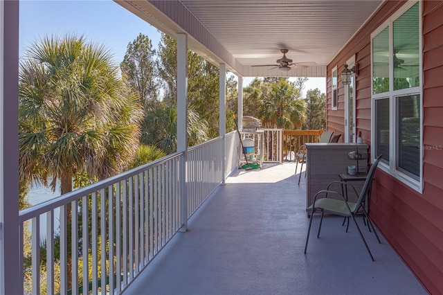 balcony with ceiling fan