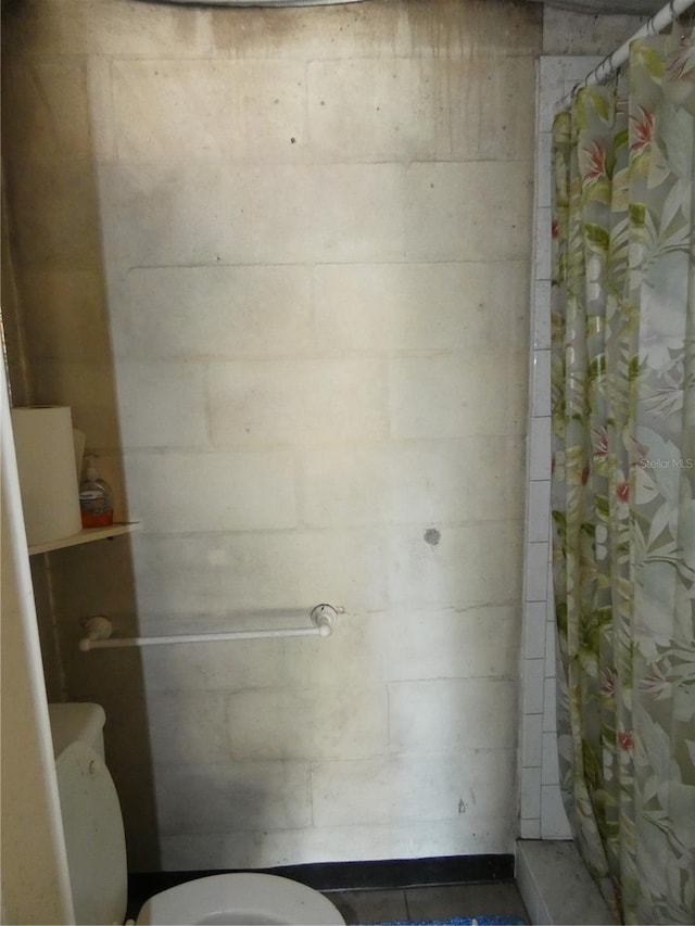 bathroom with walk in shower