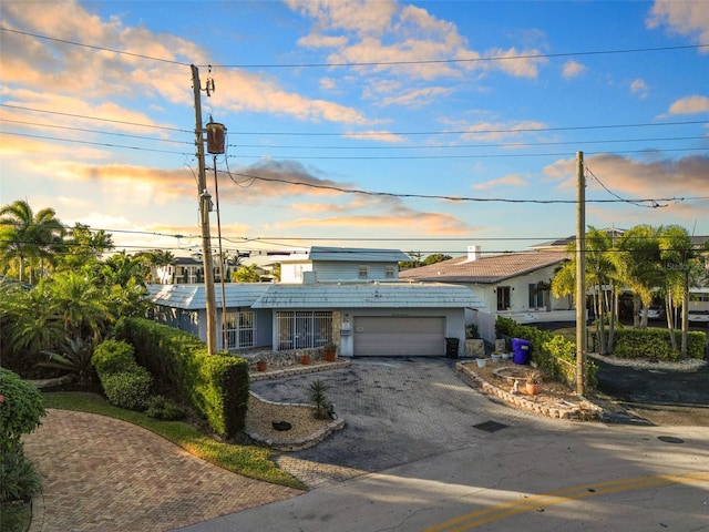 view of front facade featuring a garage