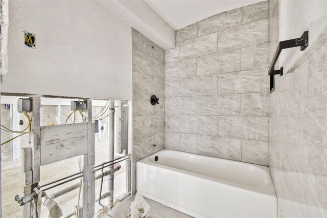 bathroom featuring a bathtub